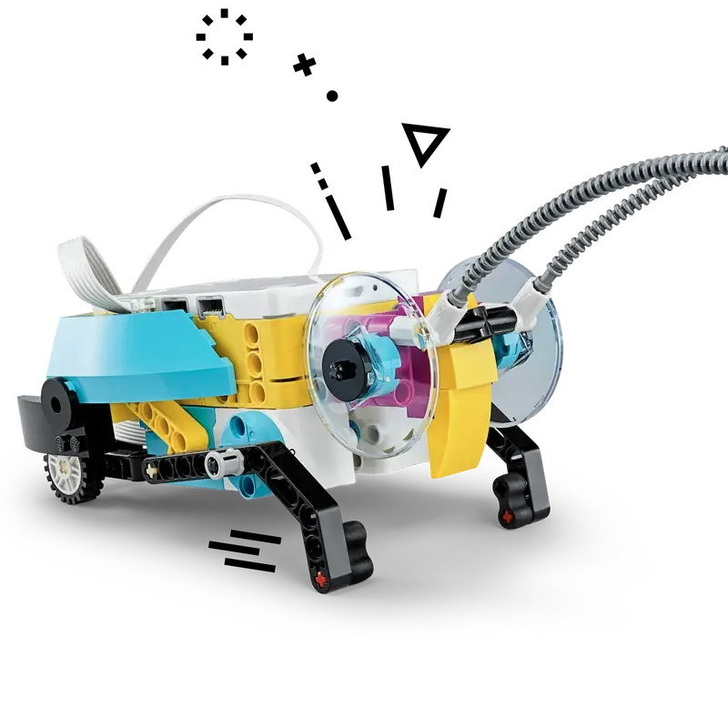 곤충 모양의 로봇. 레고 제품으로, 여러 부품이 조립된 형태이다. 머리에 더듬이 두 개가 튀어나와 있다.